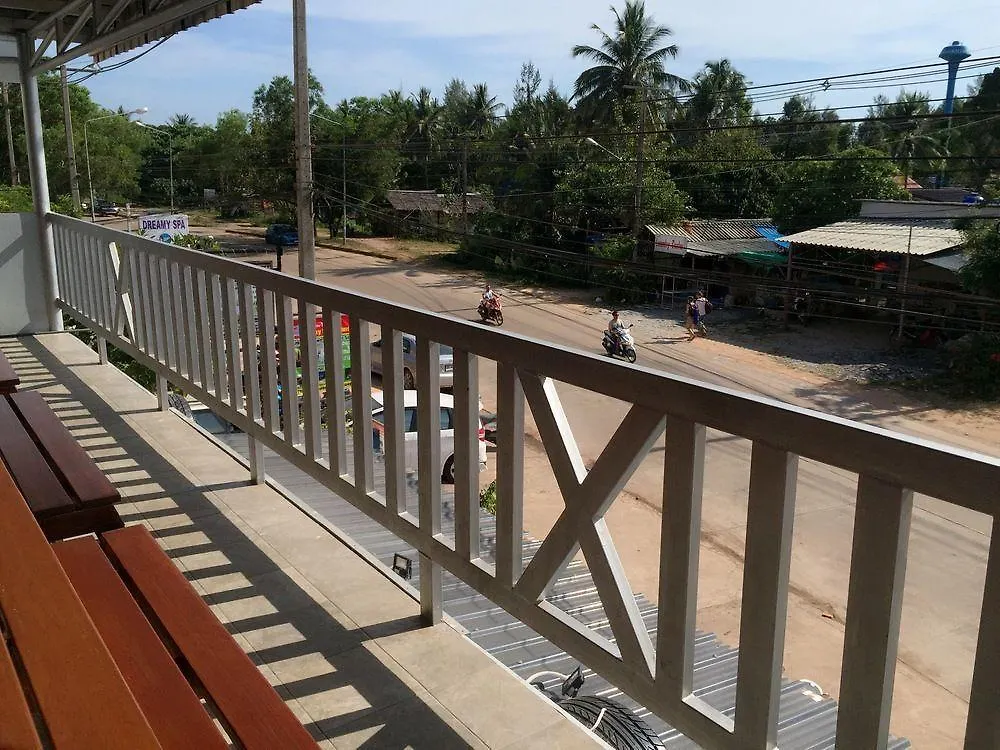 The Metallic Hostel Koh Lanta