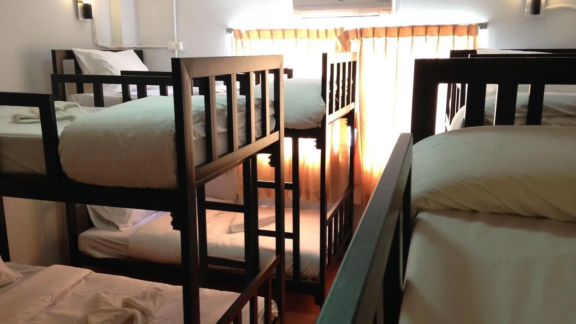 The Metallic Hostel Koh Lanta