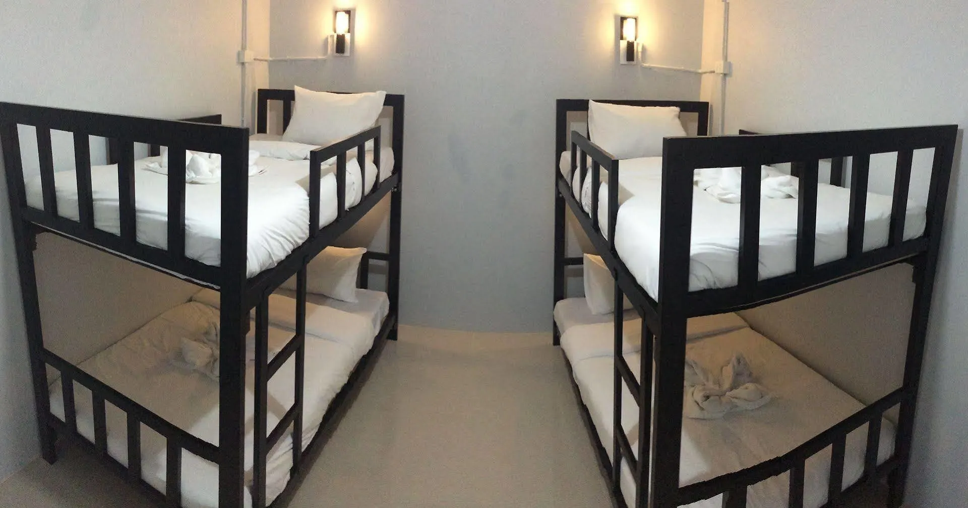 The Metallic Hostel Koh Lanta