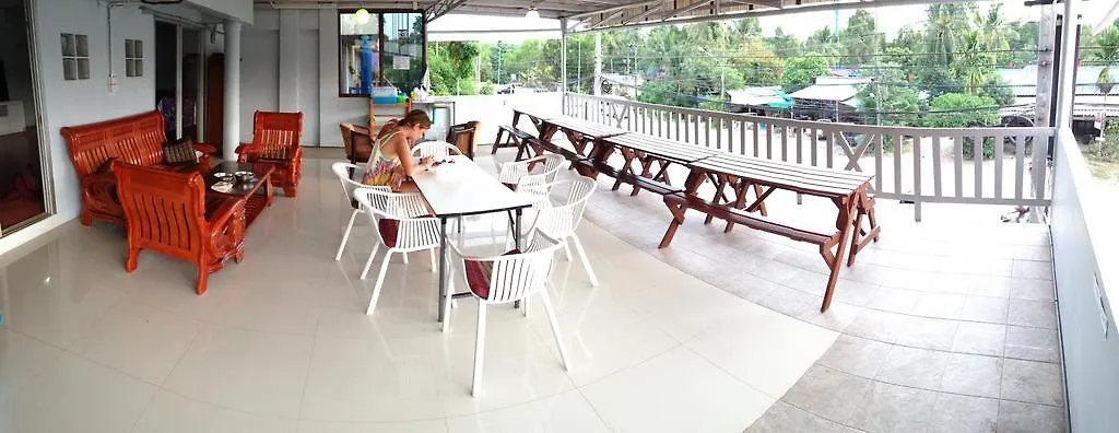 קו לנטה The Metallic Hostel קו לנטה